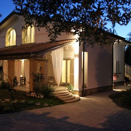 I Salici Villa Marina di Massa Buitenkant foto